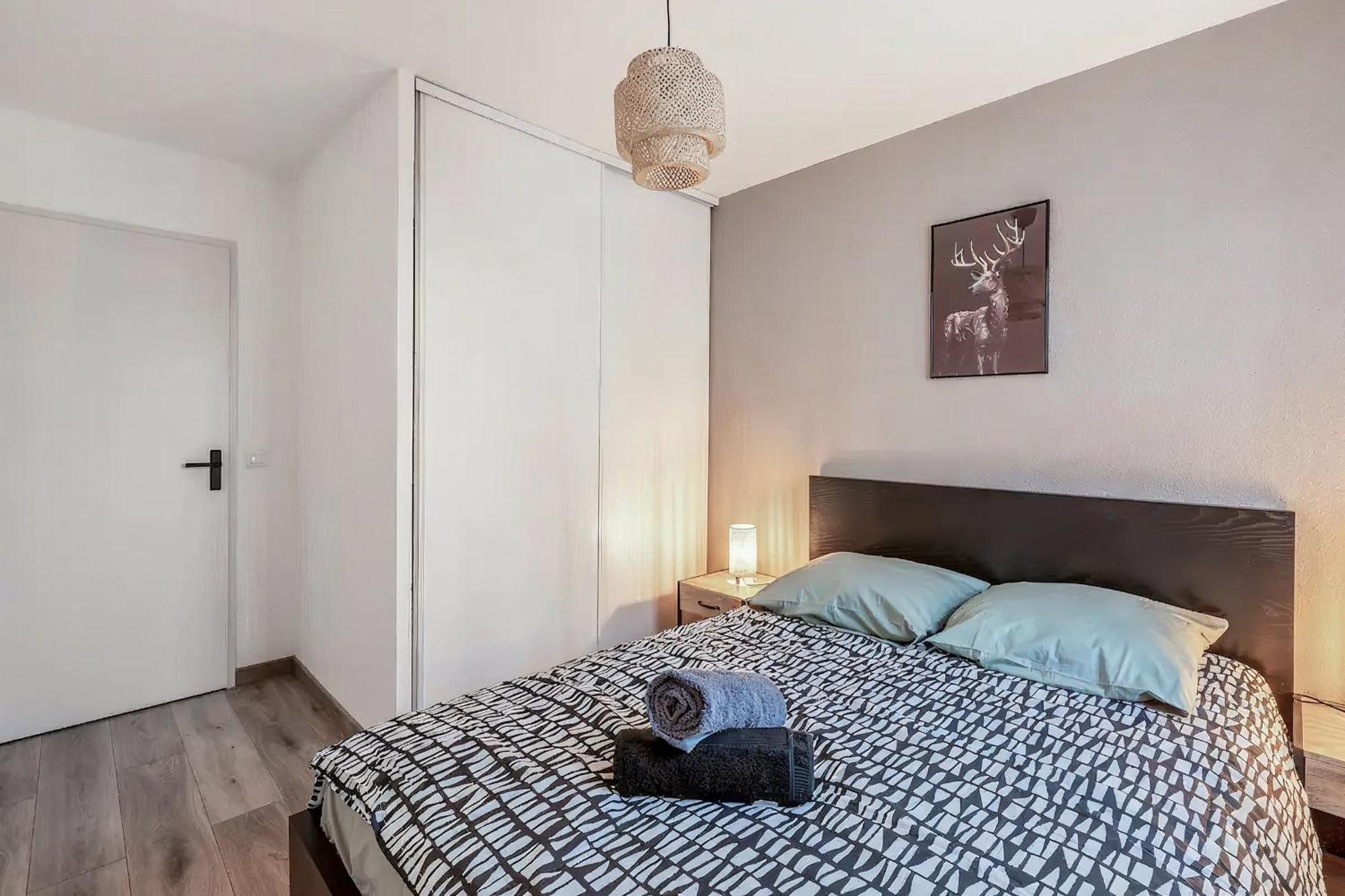 Superbe Appartement - Parking Gratuit - 4 Personnes Chambéry Exterior photo