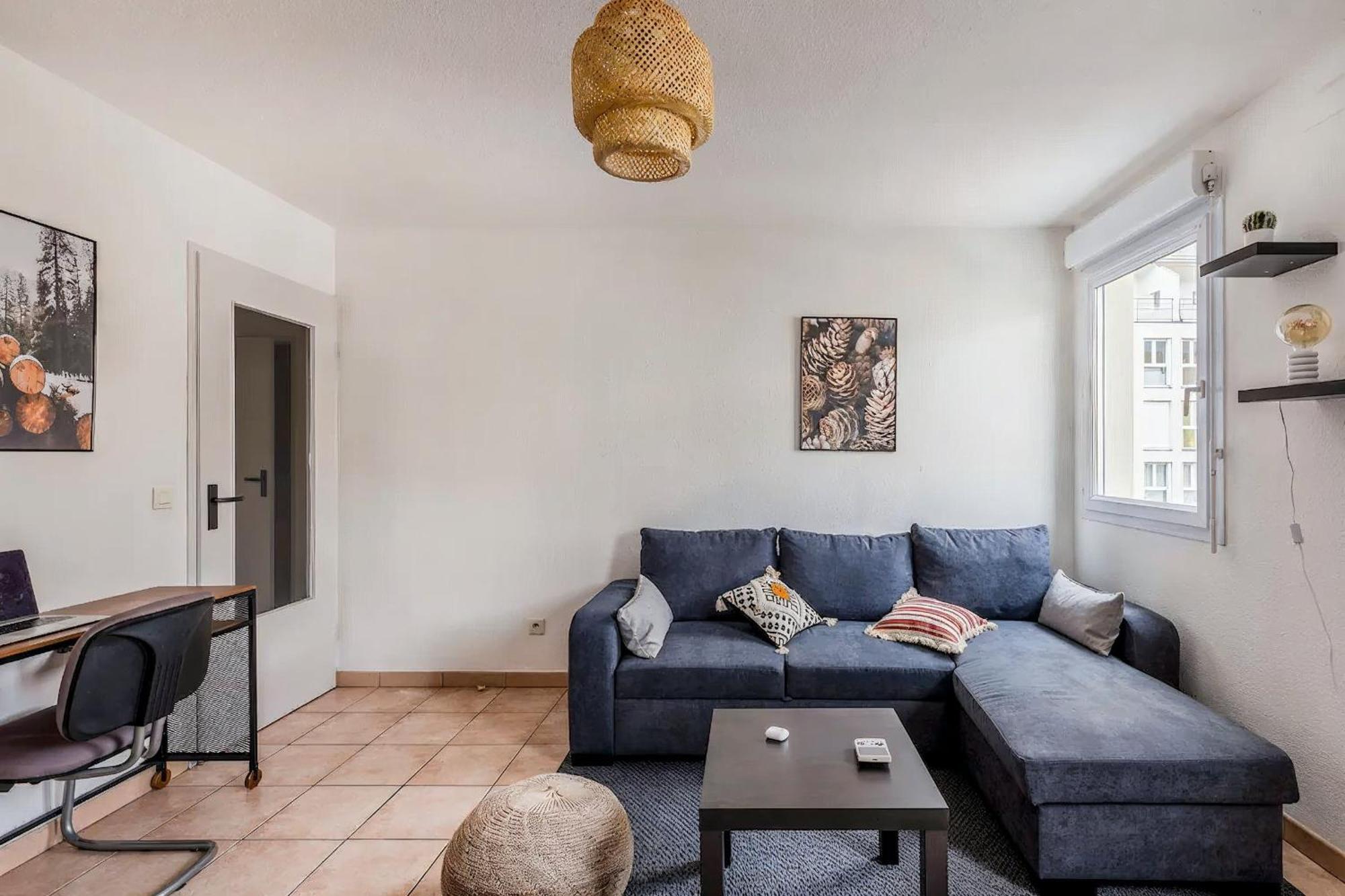 Superbe Appartement - Parking Gratuit - 4 Personnes Chambéry Exterior photo