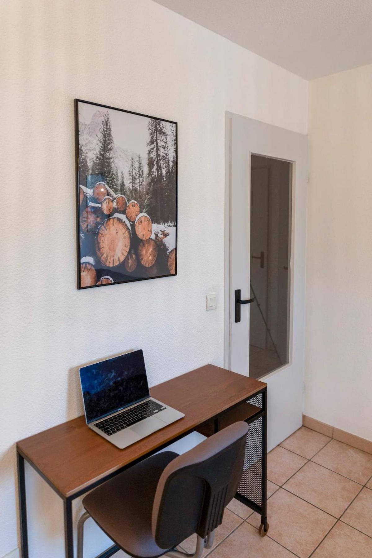 Superbe Appartement - Parking Gratuit - 4 Personnes Chambéry Exterior photo
