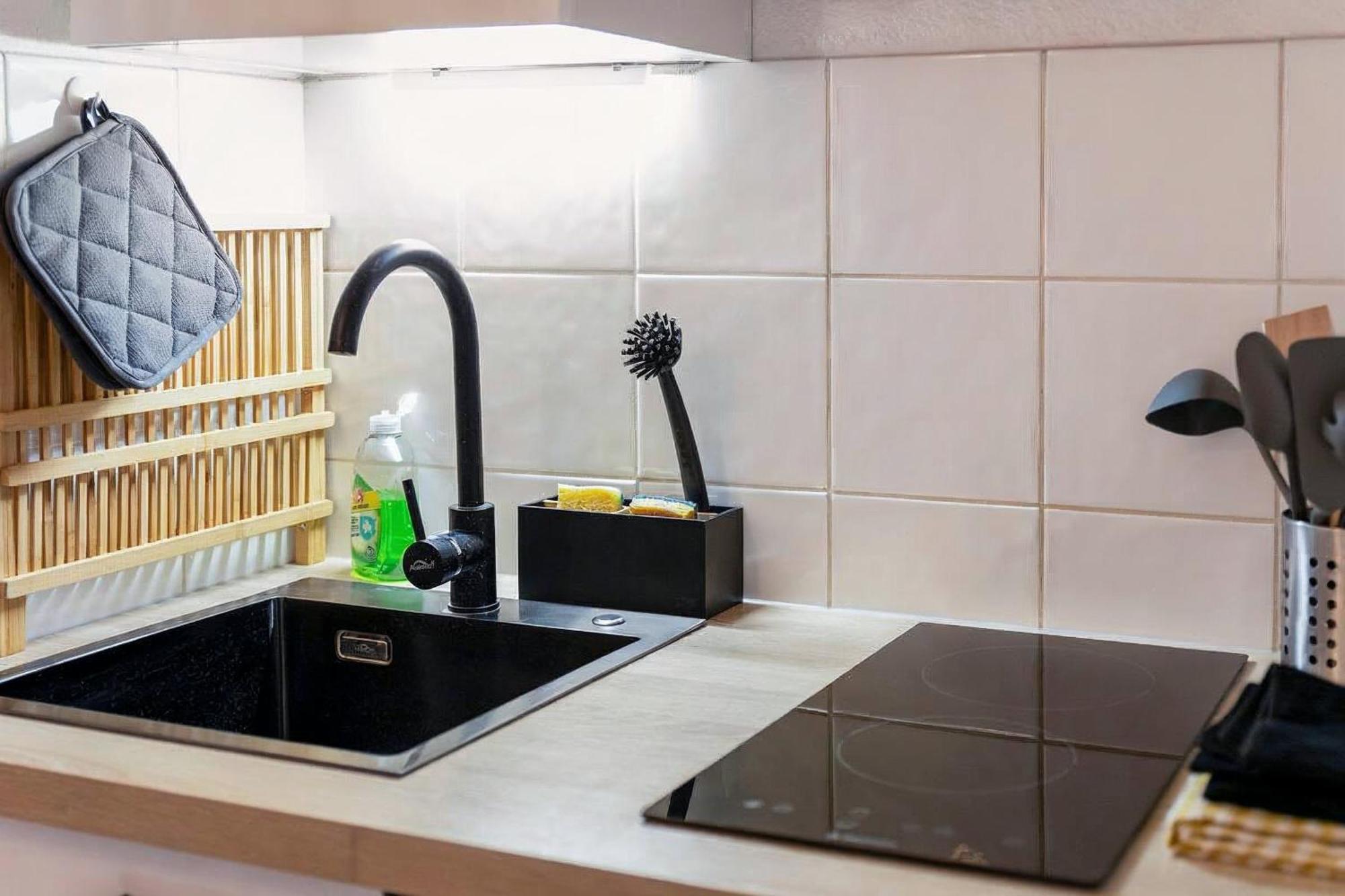 Superbe Appartement - Parking Gratuit - 4 Personnes Chambéry Exterior photo