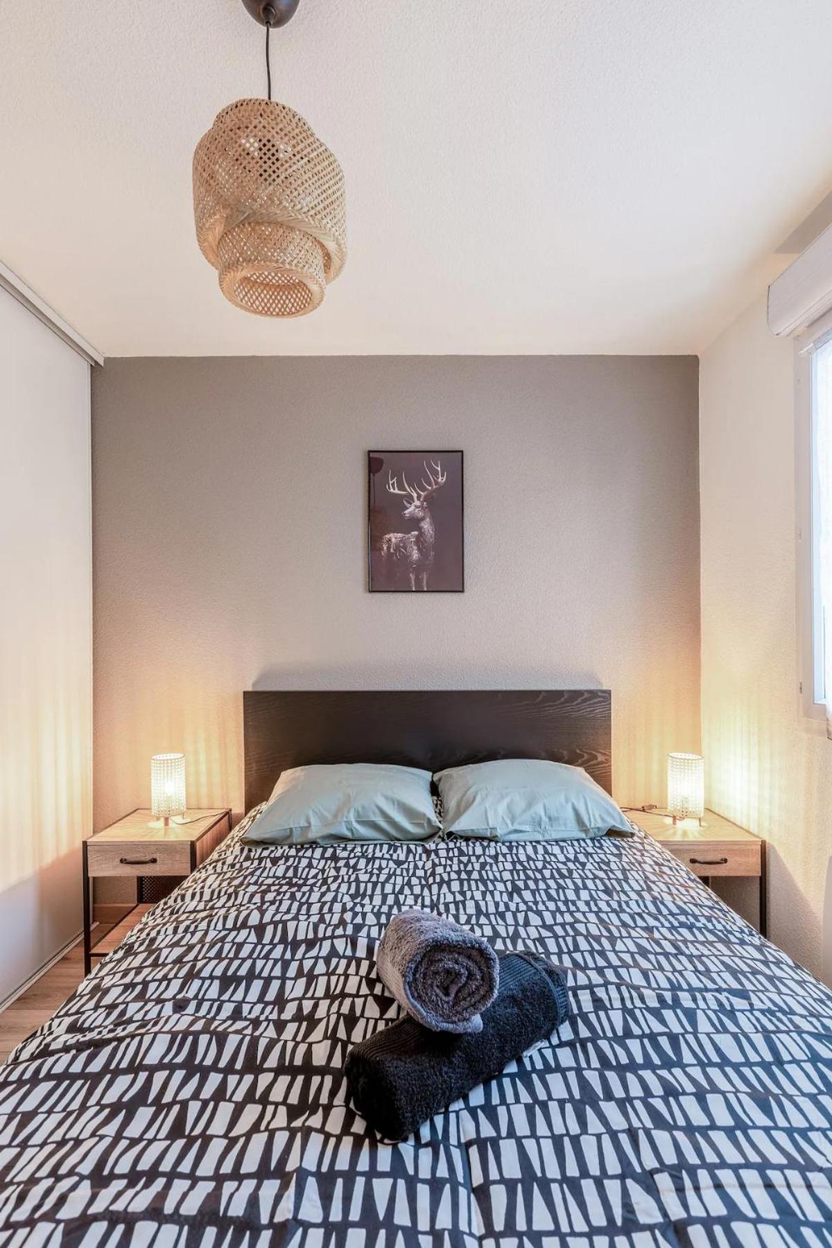 Superbe Appartement - Parking Gratuit - 4 Personnes Chambéry Exterior photo