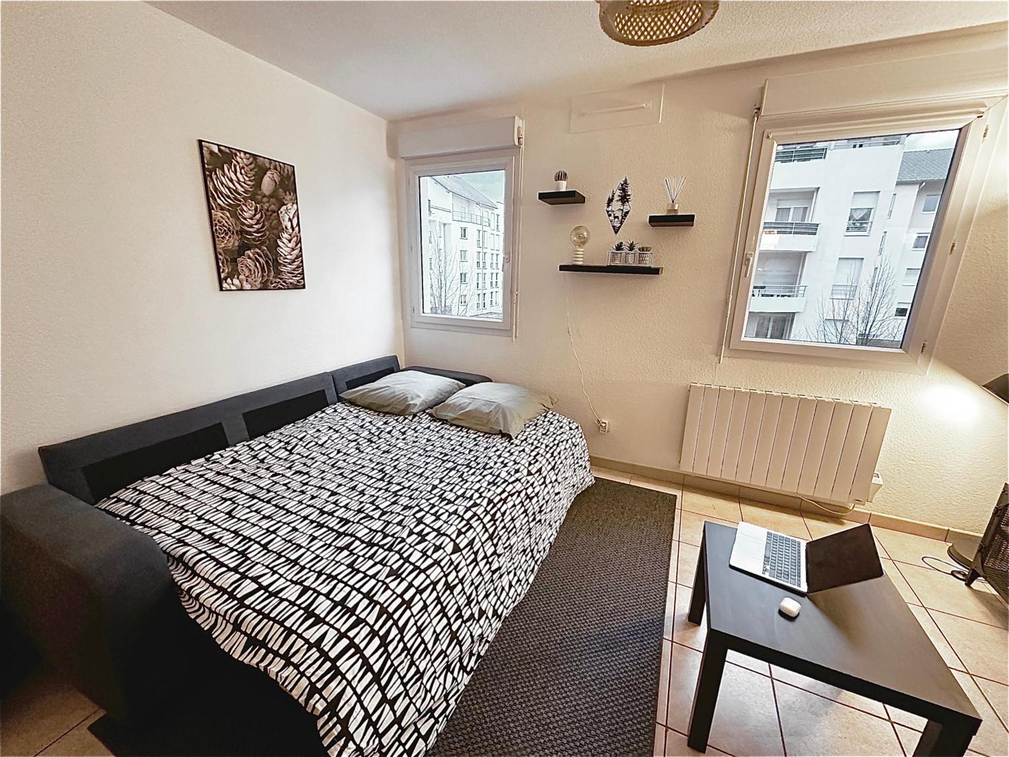 Superbe Appartement - Parking Gratuit - 4 Personnes Chambéry Exterior photo